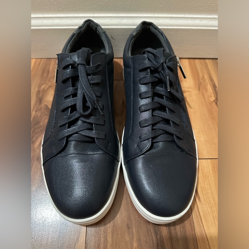 Calvin Klein Mens Sneakers - new w/o box - US 11